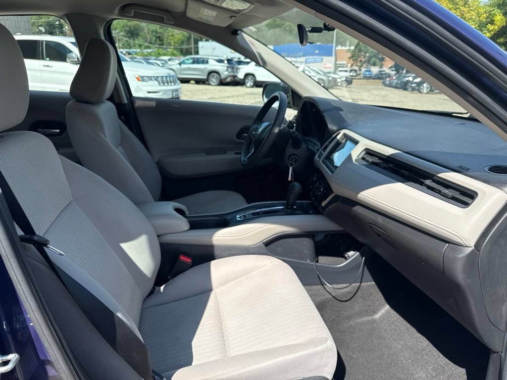 Used 2016 Honda HR-V LX image 17