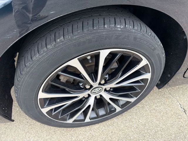 Certified 2019 Toyota Camry SE w/ Audio Package FWD image 10