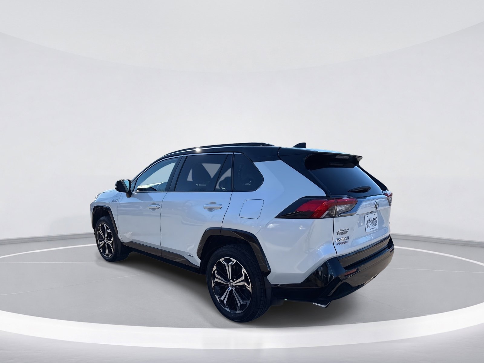 Used 2023 Toyota RAV4 XSE w/ Weather Package image 6