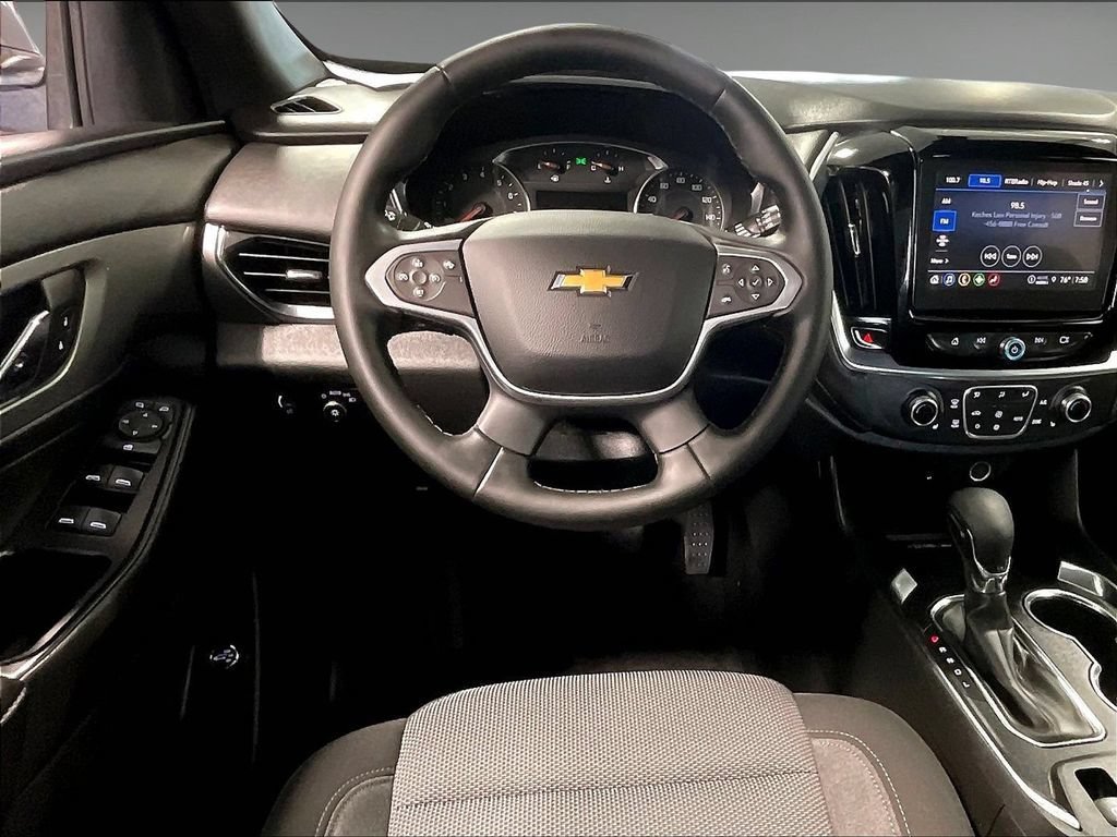 Used 2023 Chevrolet Traverse LT w/ Rear Camera Mirror Package AWD/4WD image 18