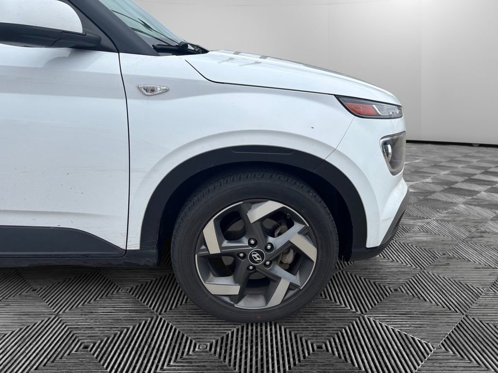 Used 2021 Hyundai Venue SEL w/ Cargo Package FWD image 14