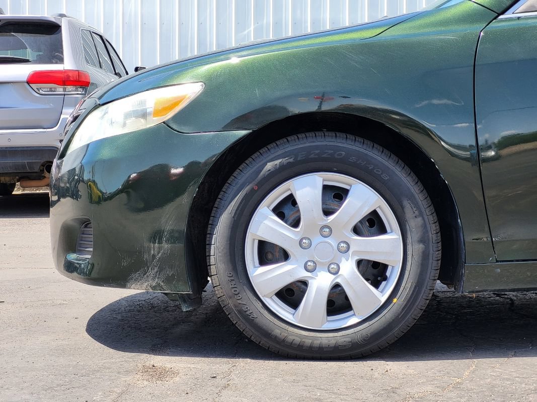 Used 2010 Toyota Camry LE FWD image 13