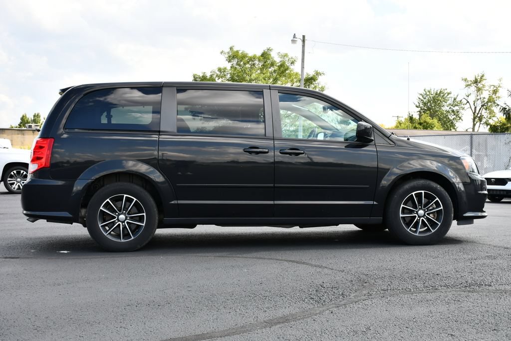 Used 2016 Dodge Grand Caravan SXT FWD image 8
