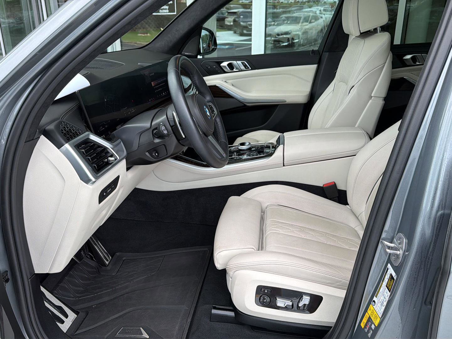 Certified 2024 BMW X5 xDrive50e w/ Executive Package AWD/4WD image 10