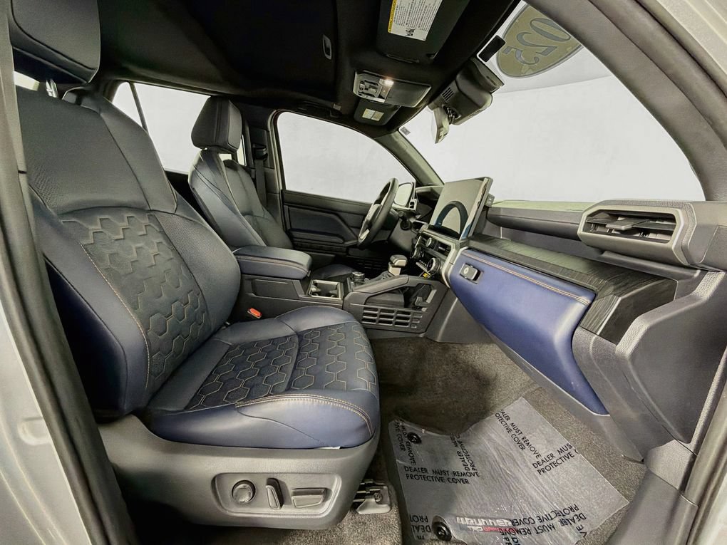 Used 2025 Toyota 4Runner Platinum AWD/4WD image 30