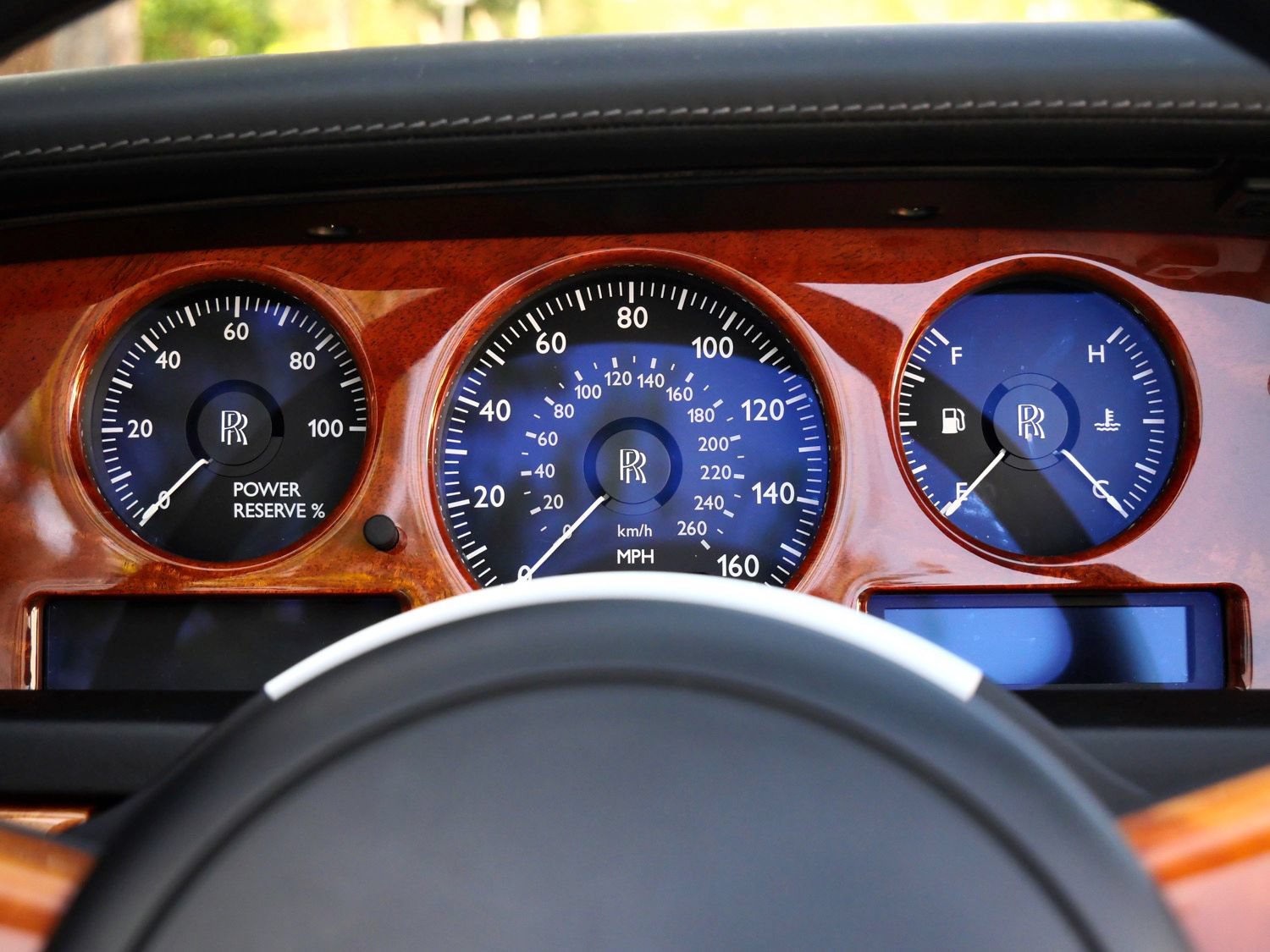 Used 2013 Rolls-Royce Phantom Drophead Coupe RWD image 16