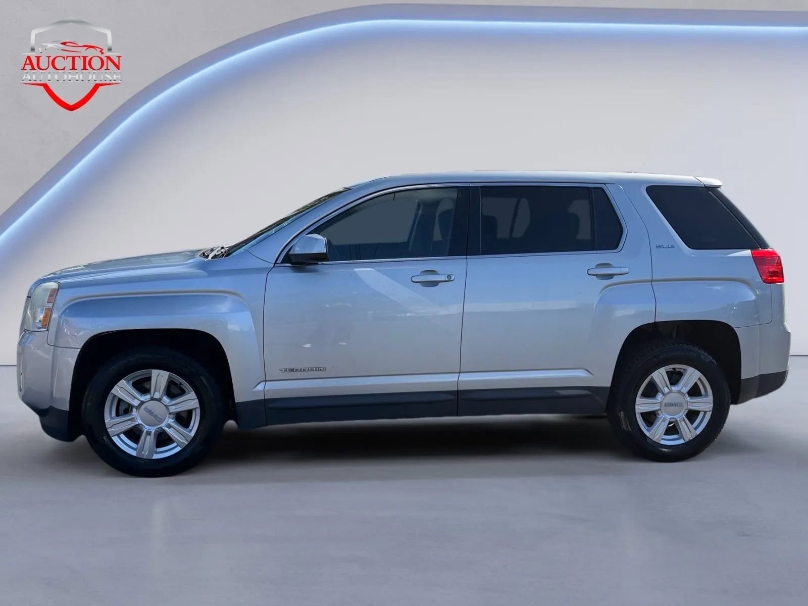 Used 2015 GMC Terrain SLE image 2