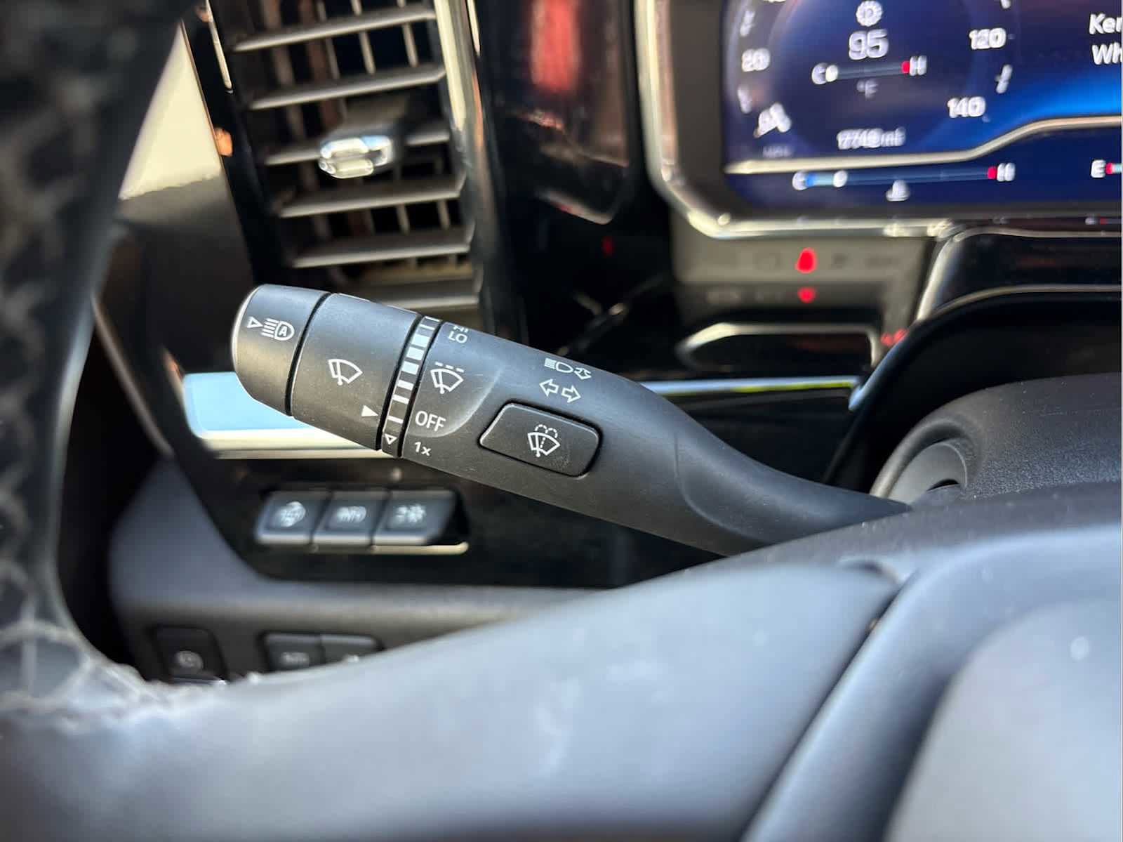 Used 2024 Chevrolet Silverado 3500 High Country w/ High Country Premium Package image 25