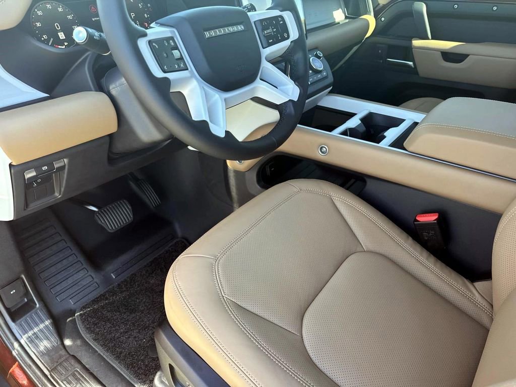 New 2025 Land Rover Defender 130 X-Dynamic SE image 33