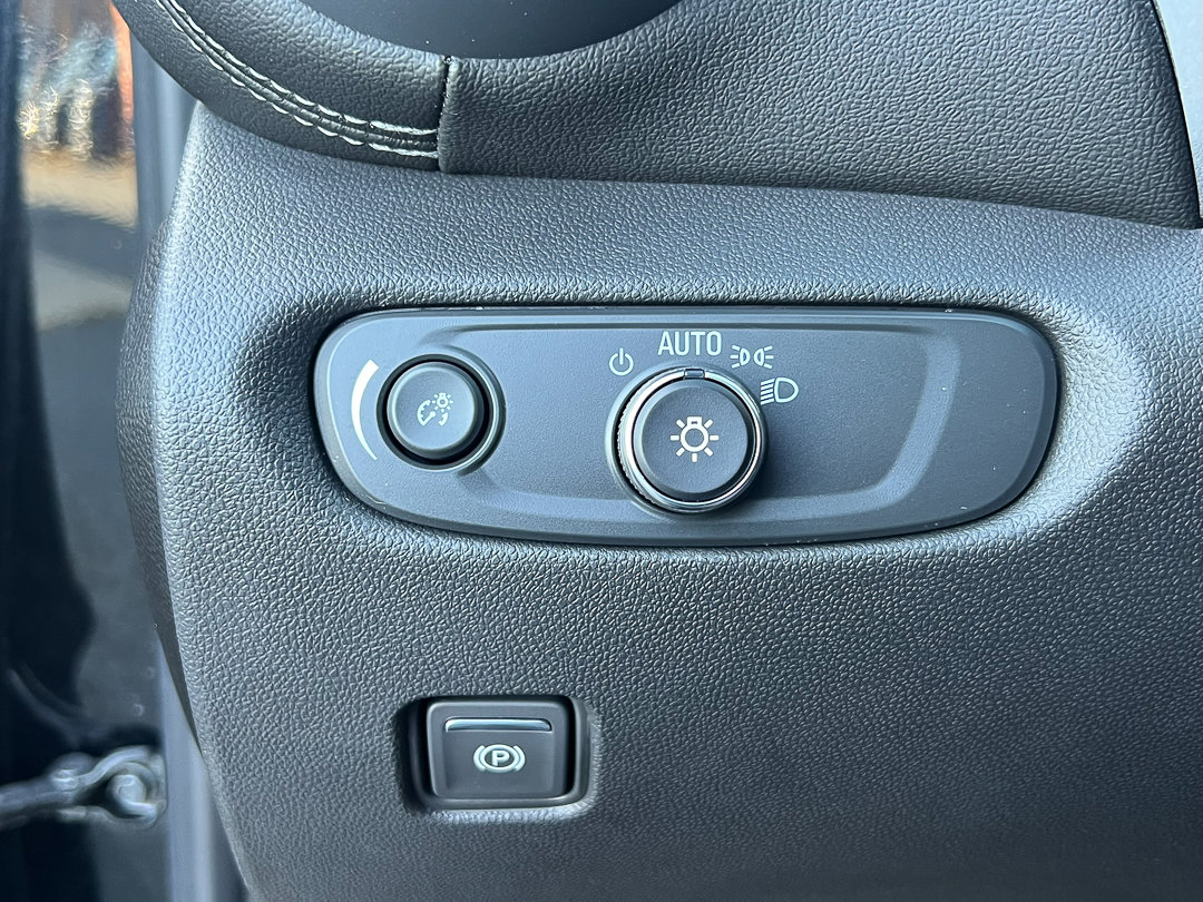 Used 2025 Chevrolet Blazer LT w/ Midnight/Sport Edition image 15