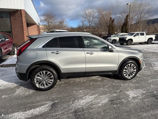 Used 2024 Cadillac XT4 Premium Luxury image 10