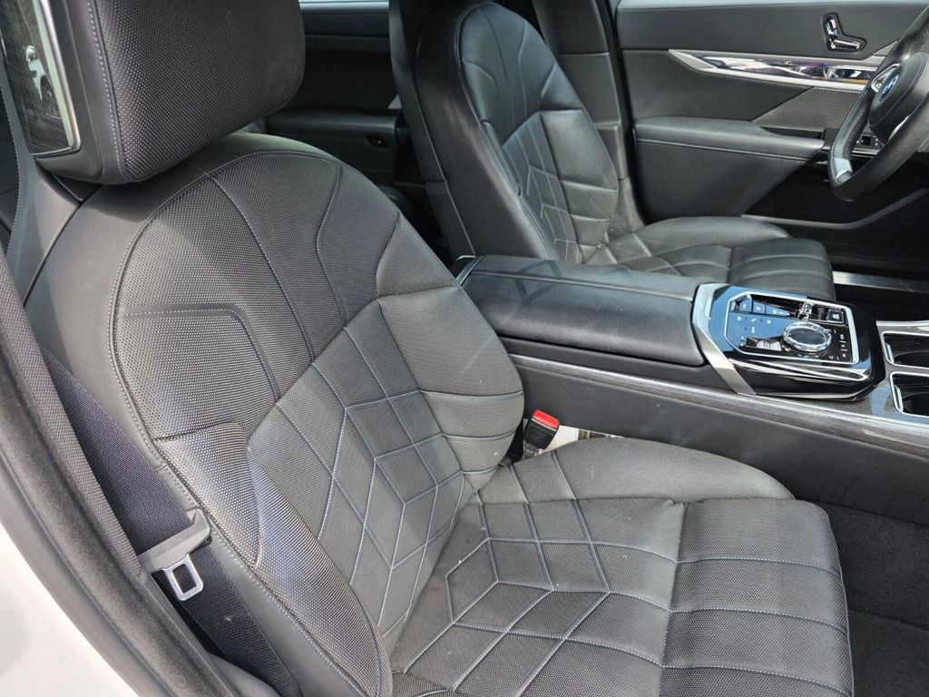 Certified 2023 BMW i7 xDrive60 image 27
