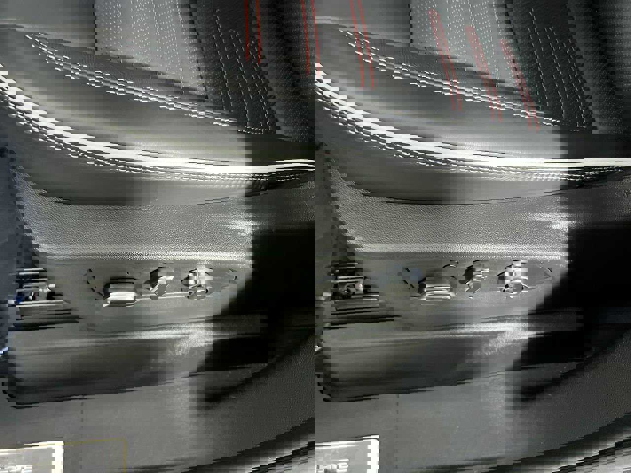 Used 2025 GMC Yukon AT4 Ultimate image 12