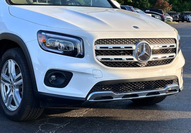 Used 2022 Mercedes-Benz GLB 250 4MATIC image 2
