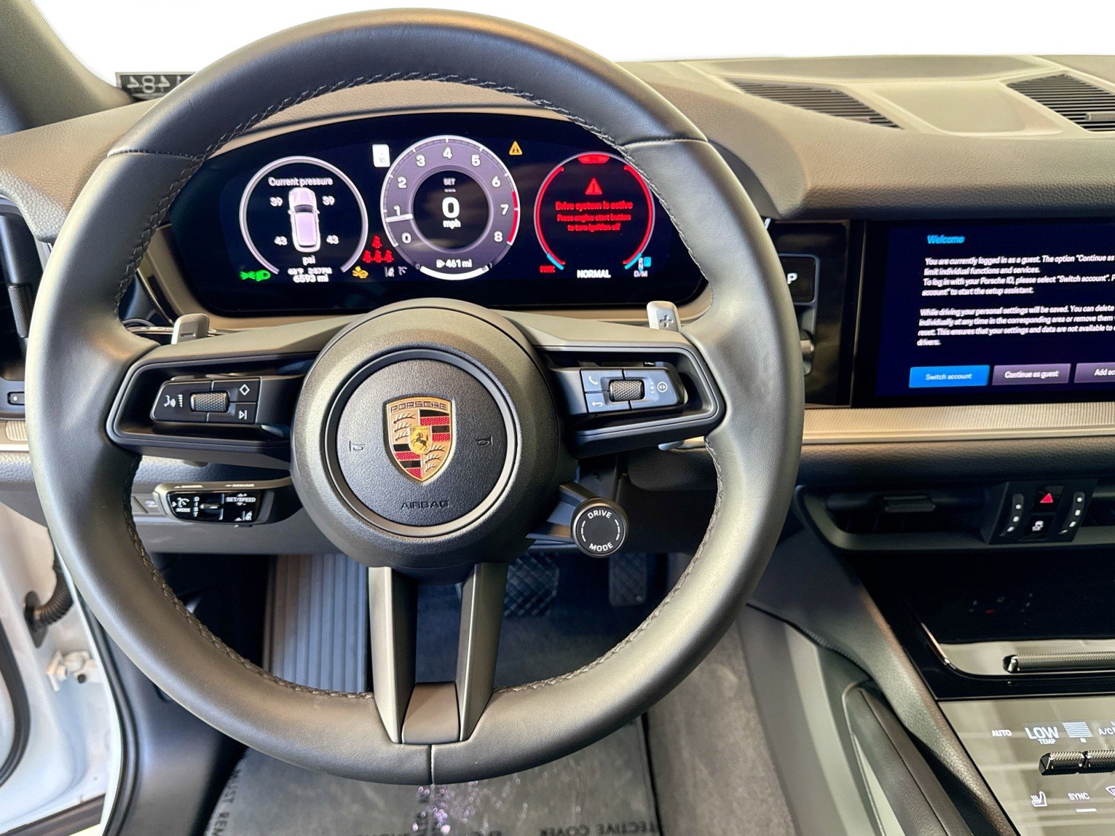 Certified 2025 Porsche Cayenne image 13