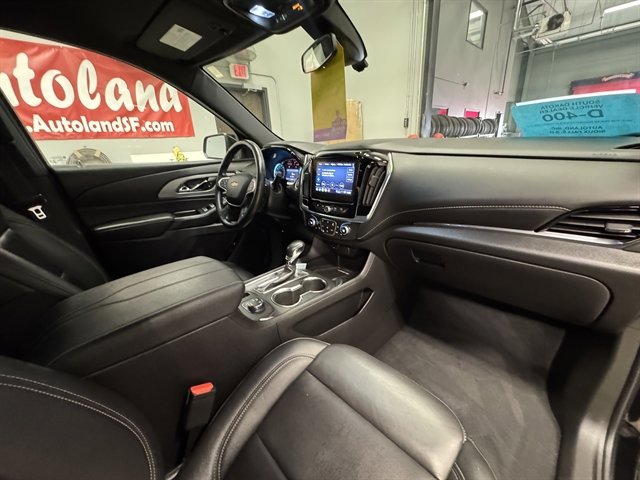Used 2022 Chevrolet Traverse LT image 11