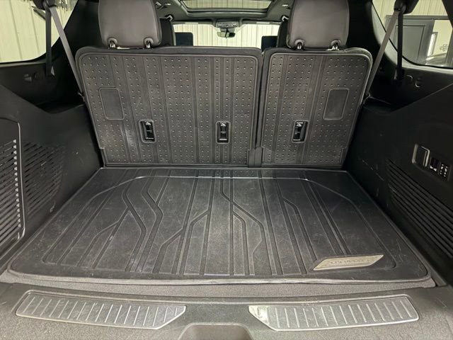 Used 2023 Chevrolet Suburban Premier w/ Advanced Technology Package AWD/4WD image 26