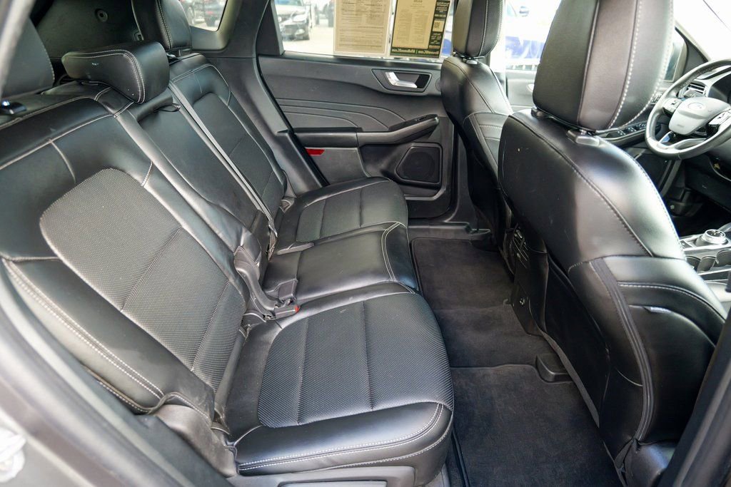 Used 2022 Ford Escape SEL w/ Technology Package image 30