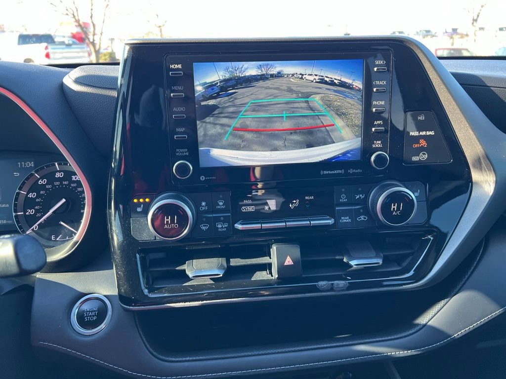 Used 2021 Toyota Highlander XLE image 37