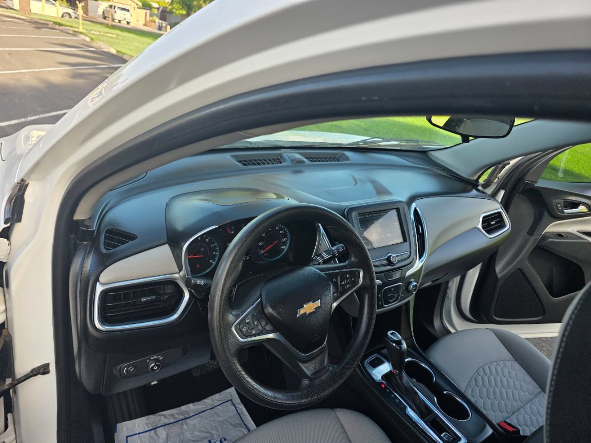 Used 2019 Chevrolet Equinox LS AWD/4WD image 16