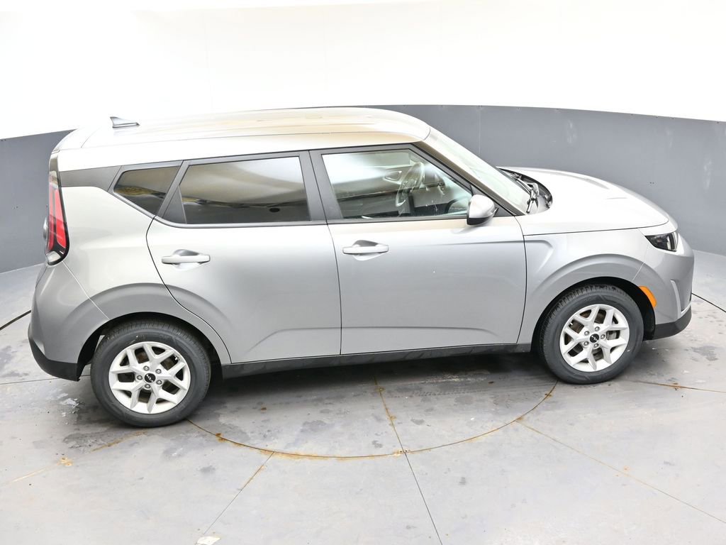 Used 2025 Kia Soul LX w/ LX Technology Package FWD image 40