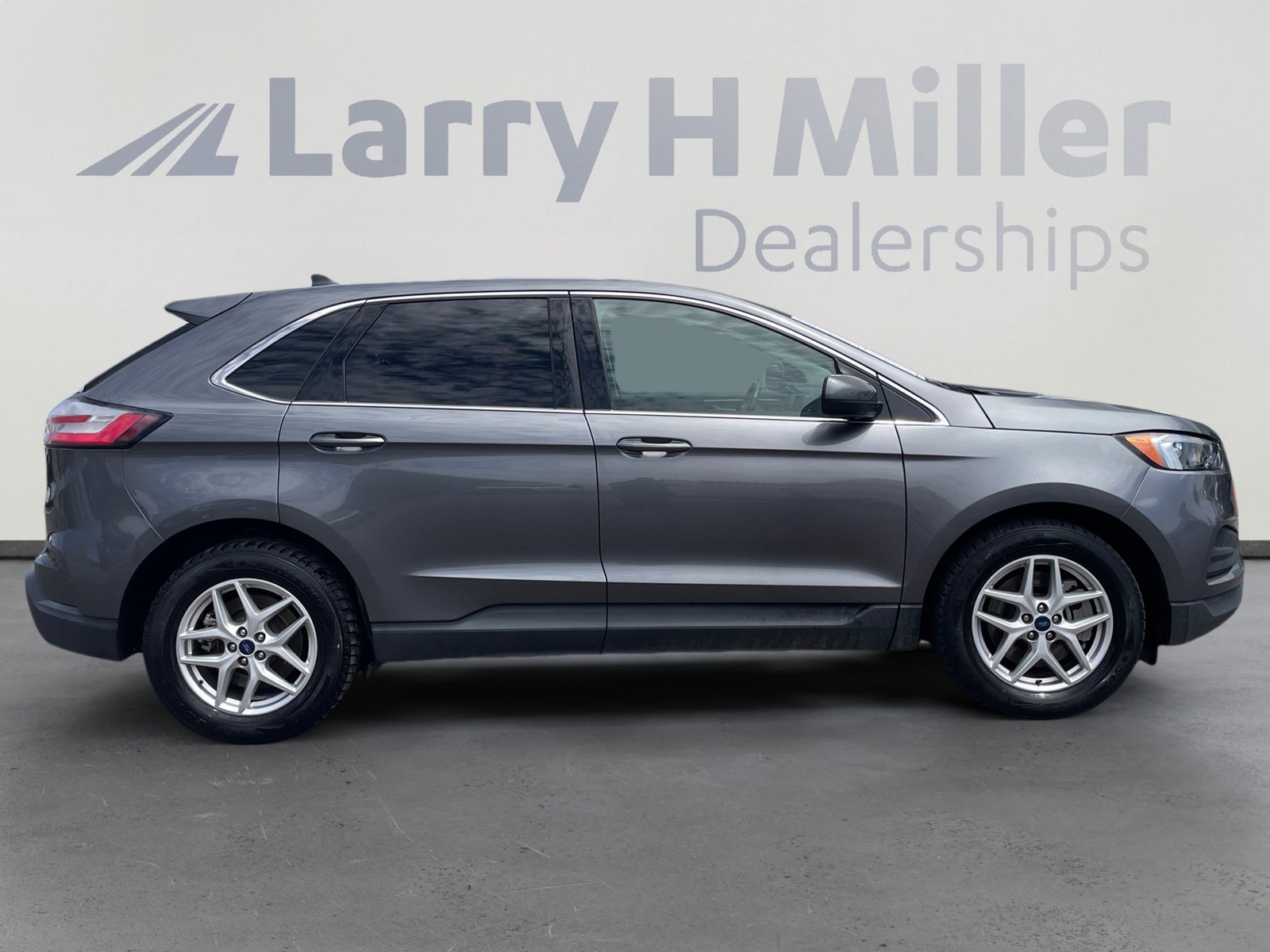 Used 2022 Ford Edge SEL AWD/4WD image 6