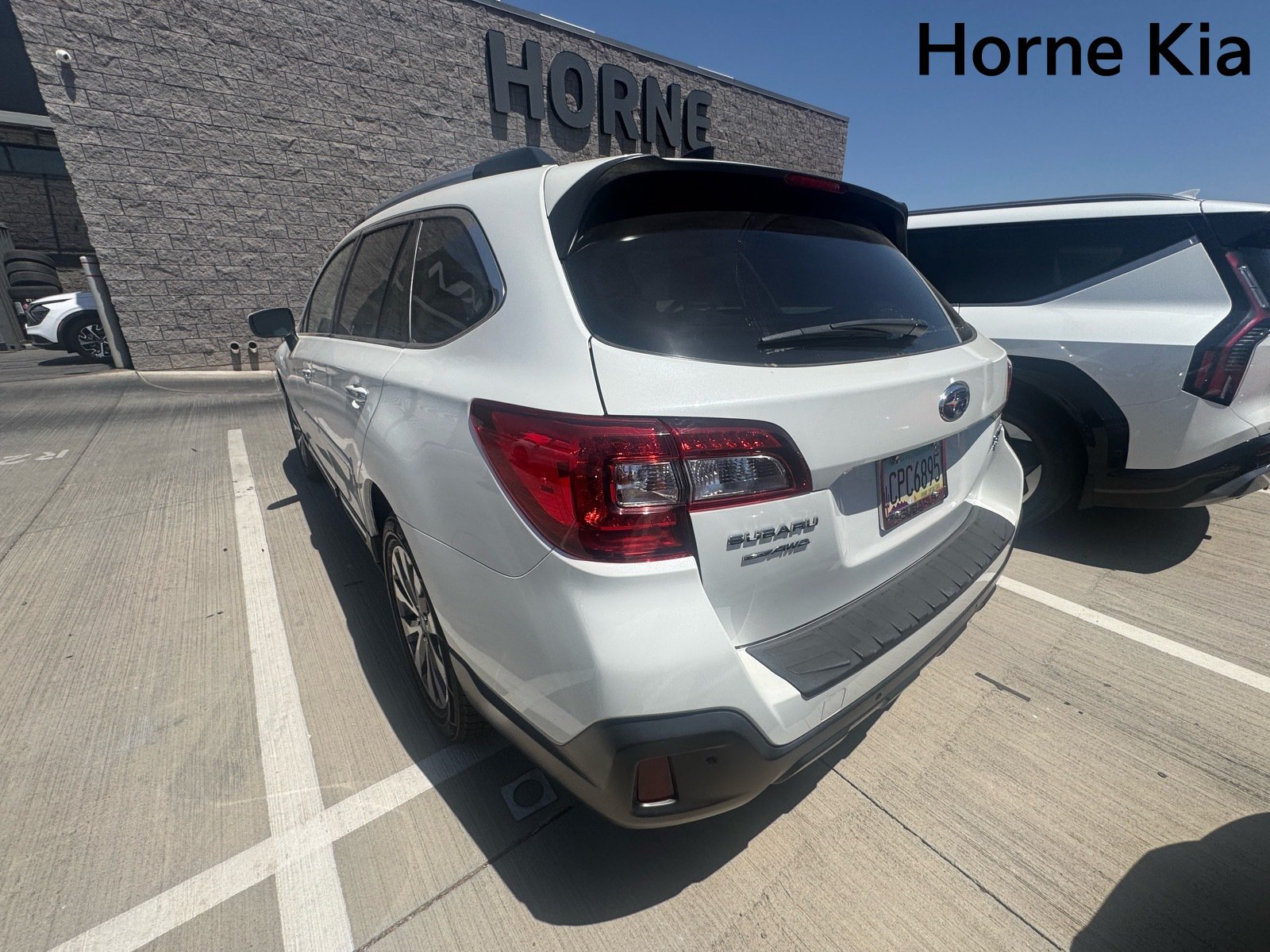 Used 2019 Subaru Outback 3.6R Touring w/ Popular Package #3A AWD/4WD image 3