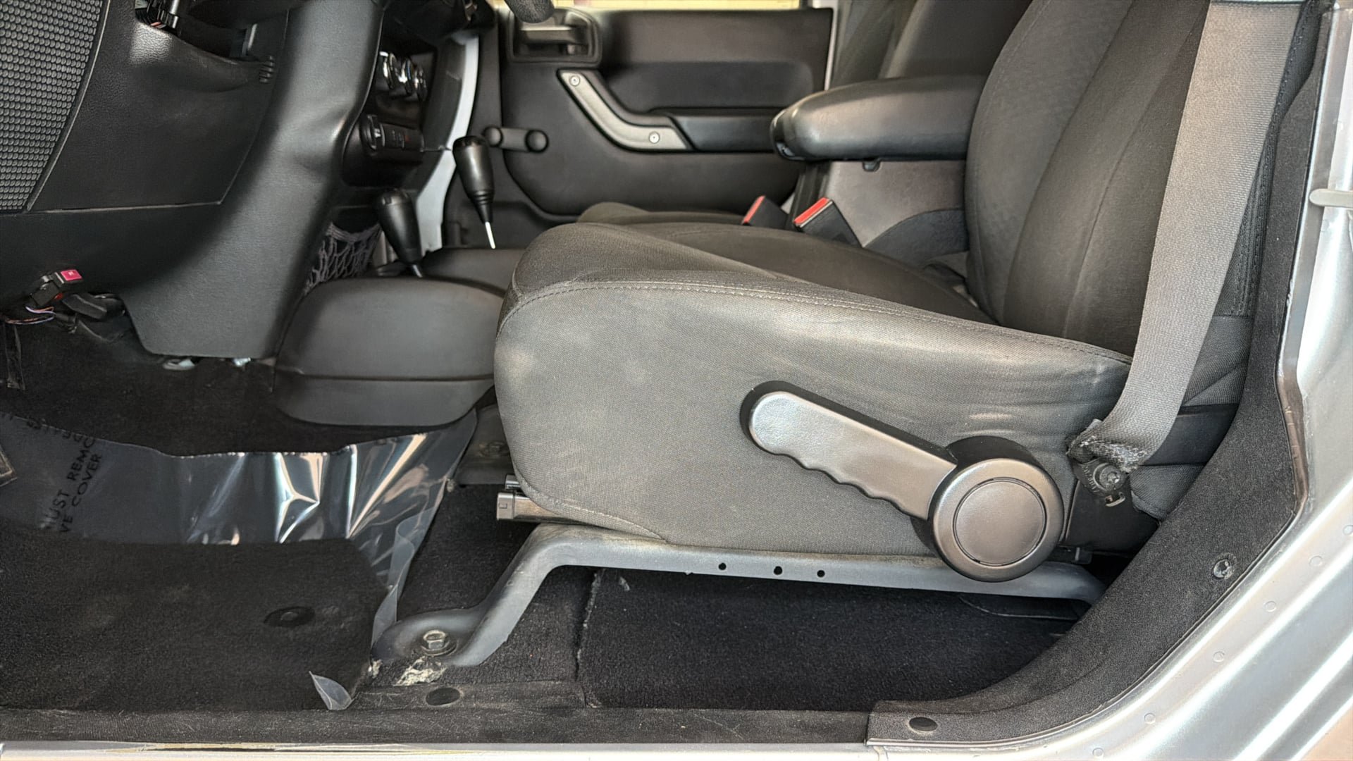 Used 2015 Jeep Wrangler Unlimited Sport AWD/4WD image 25