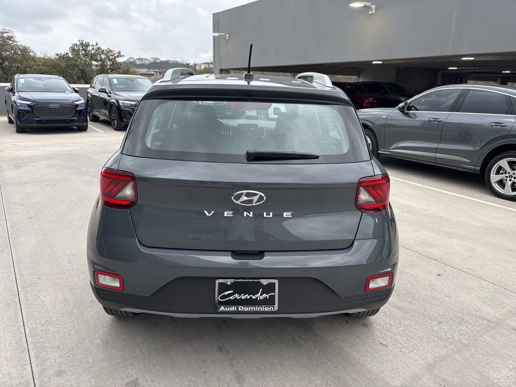 Used 2025 Hyundai Venue SEL image 7