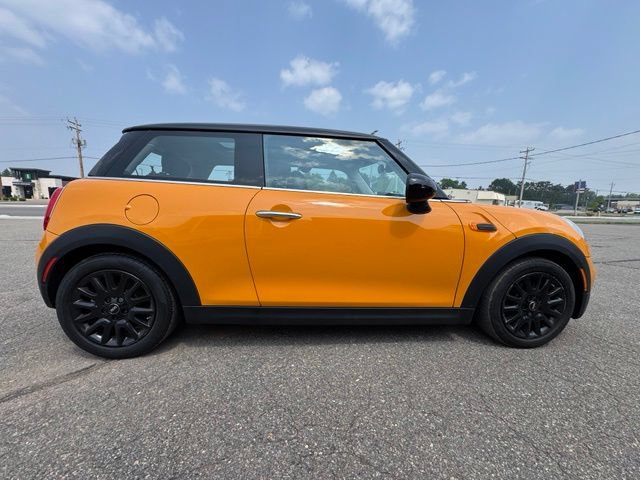 Used 2017 MINI Cooper 2-Door Hardtop FWD image 8