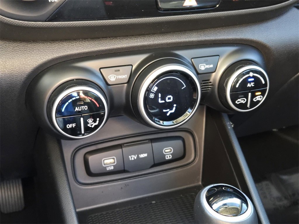 Certified 2024 Hyundai Venue SEL image 21