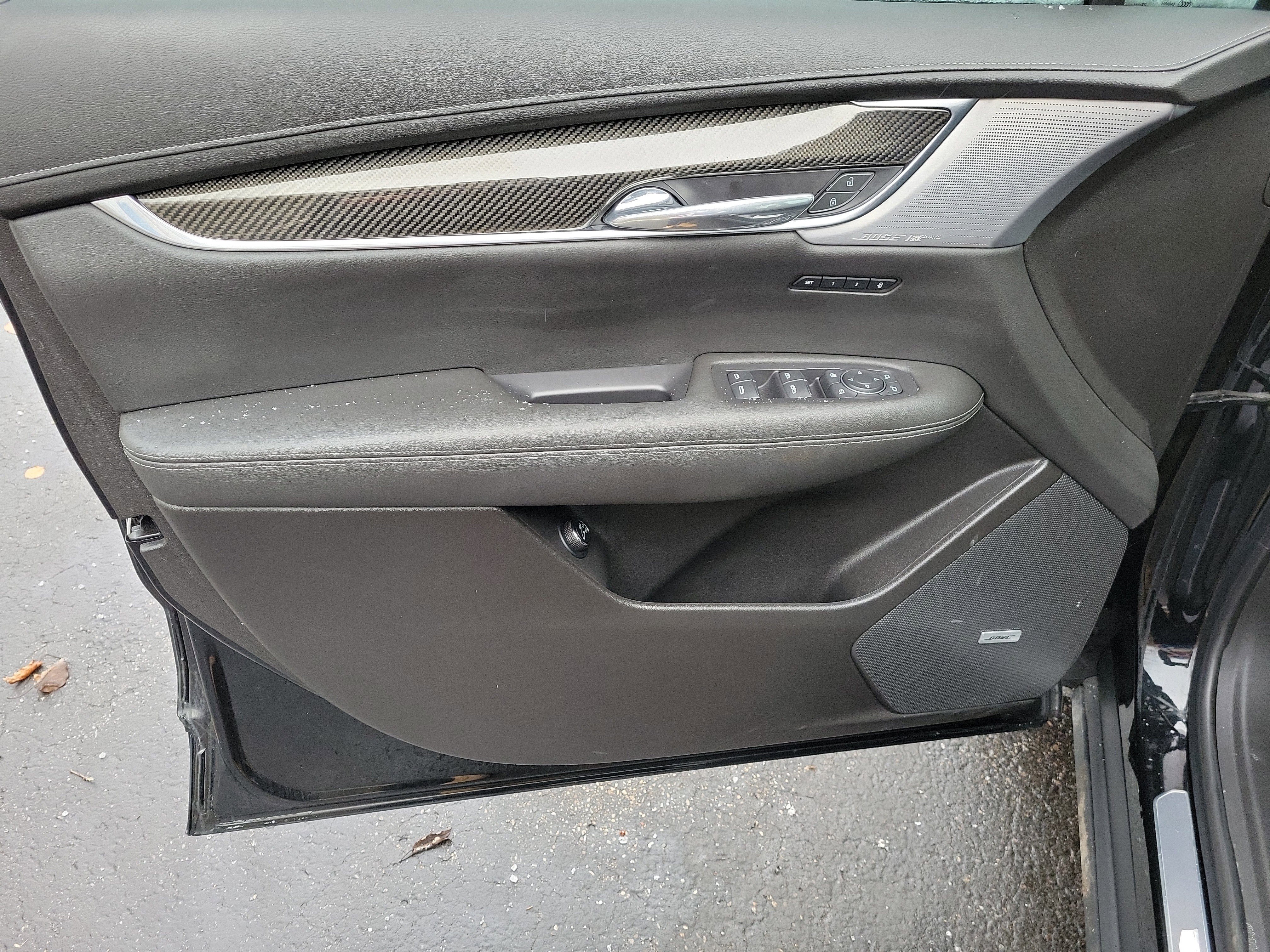 Used 2023 Cadillac XT6 Sport w/ LPO, Onyx Lite Package image 20