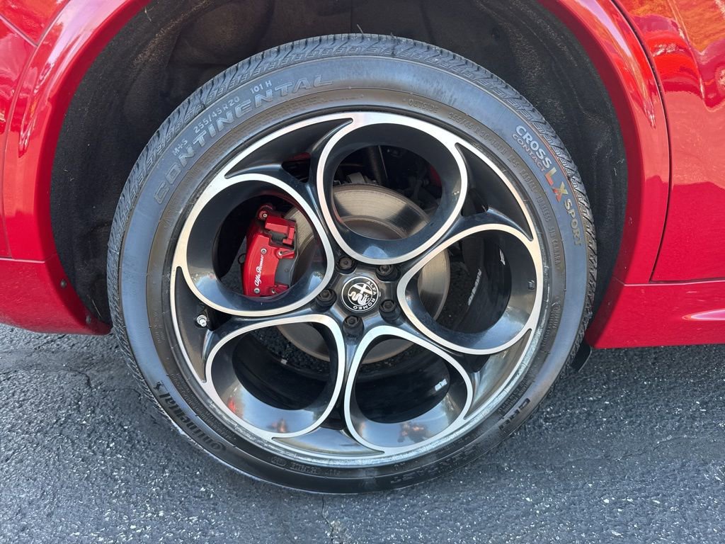 Used 2022 Alfa Romeo Stelvio Veloce image 20