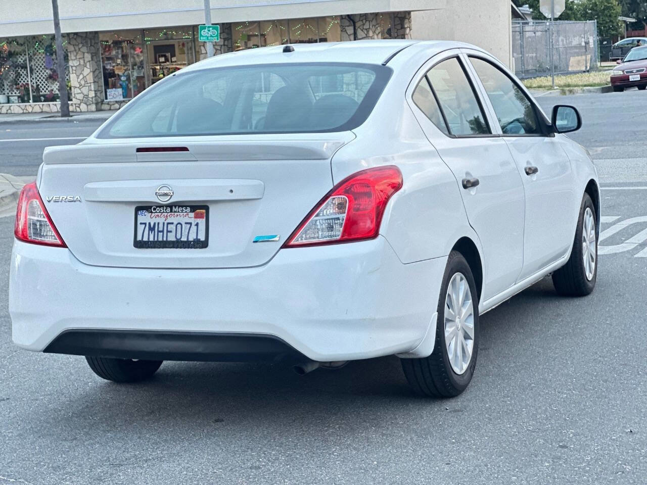 Used 2015 Nissan Versa S Plus FWD image 7