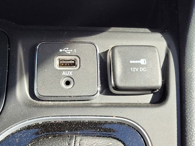 Used 2023 Jeep Cherokee Altitude Lux w/ Lux Elite Package image 21