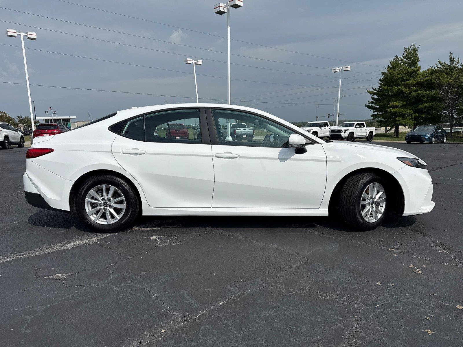 Used 2025 Toyota Camry LE FWD image 10