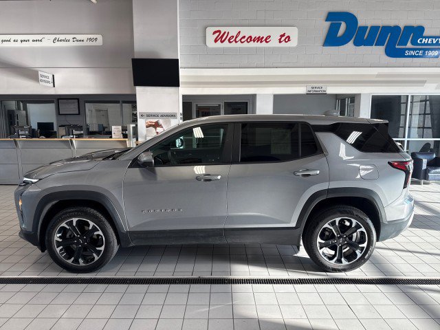 Used 2025 Chevrolet Equinox LT w/ Safety and Technology Package FWD image 6