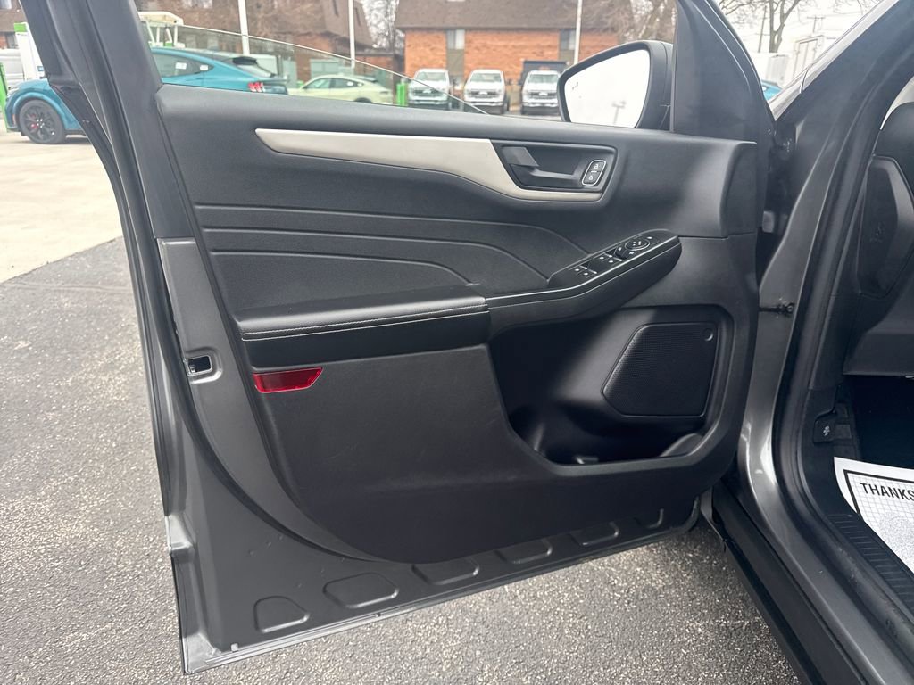 Used 2022 Ford Escape SE w/ Convenience Package image 28