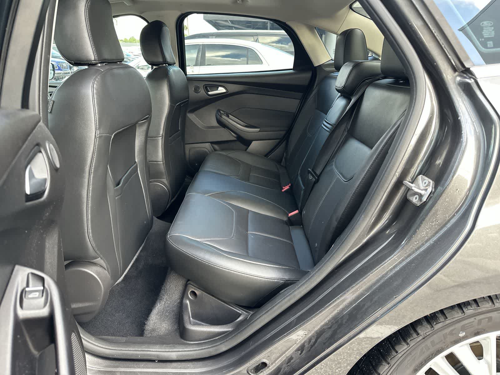 Used 2015 Ford Focus Titanium FWD image 4