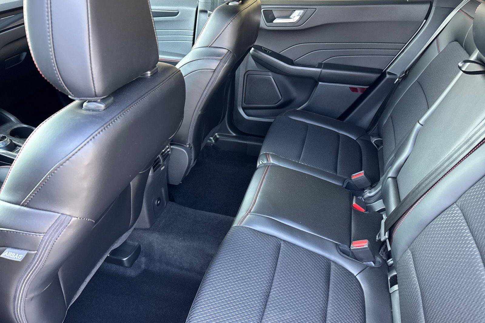 New 2025 Ford Escape ST-Line Select image 9