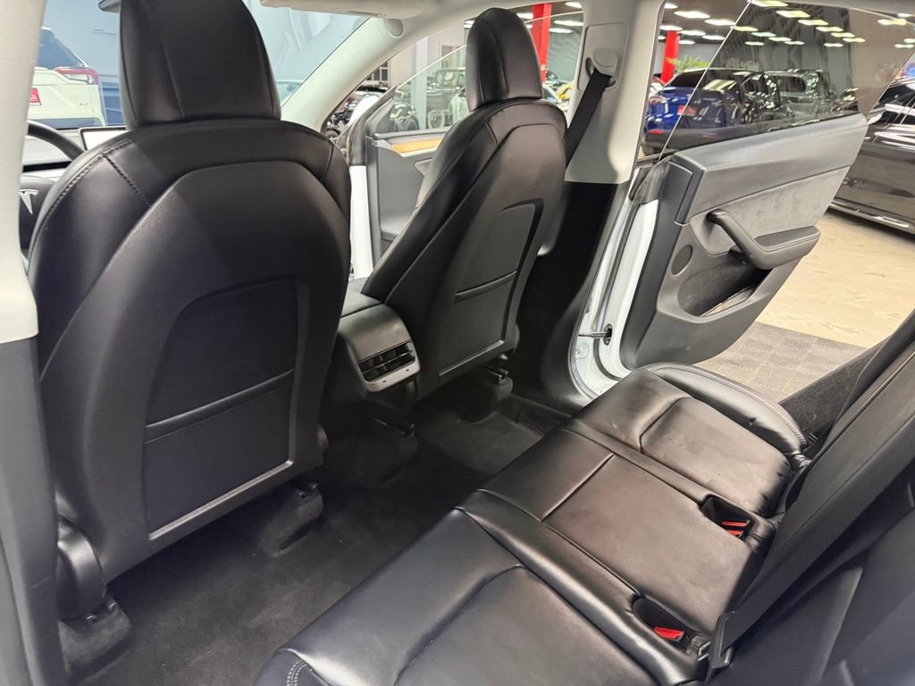 Used 2023 Tesla Model Y Long Range AWD/4WD image 37