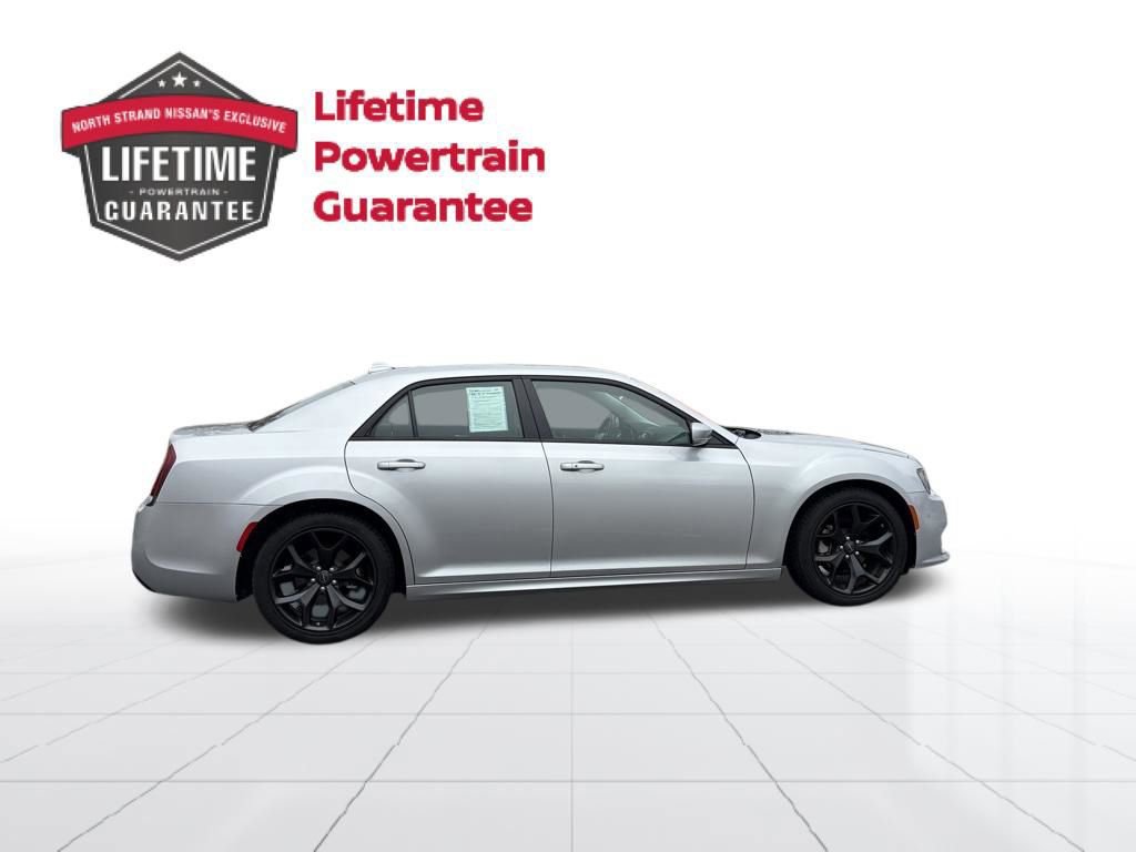 Used 2022 Chrysler 300 Touring L w/ Safetytec Plus Group image 7