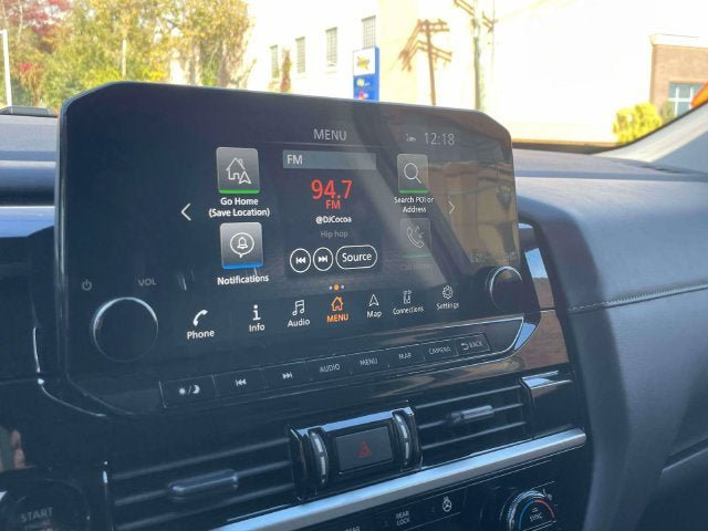 Used 2025 Nissan Pathfinder SL AWD/4WD image 27