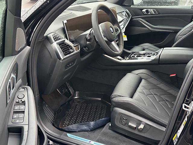 New 2026 BMW X5 xDrive50e w/ M Sport Package image 4