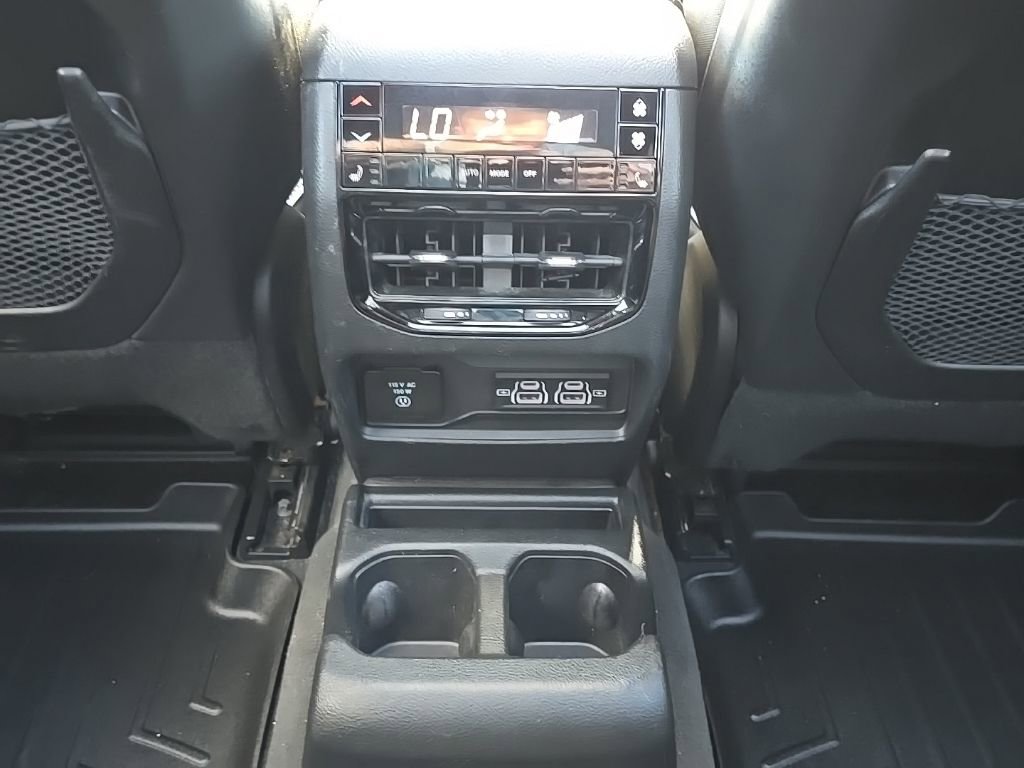 Used 2024 Jeep Grand Cherokee L Limited w/ Luxury Tech Group II AWD/4WD image 25
