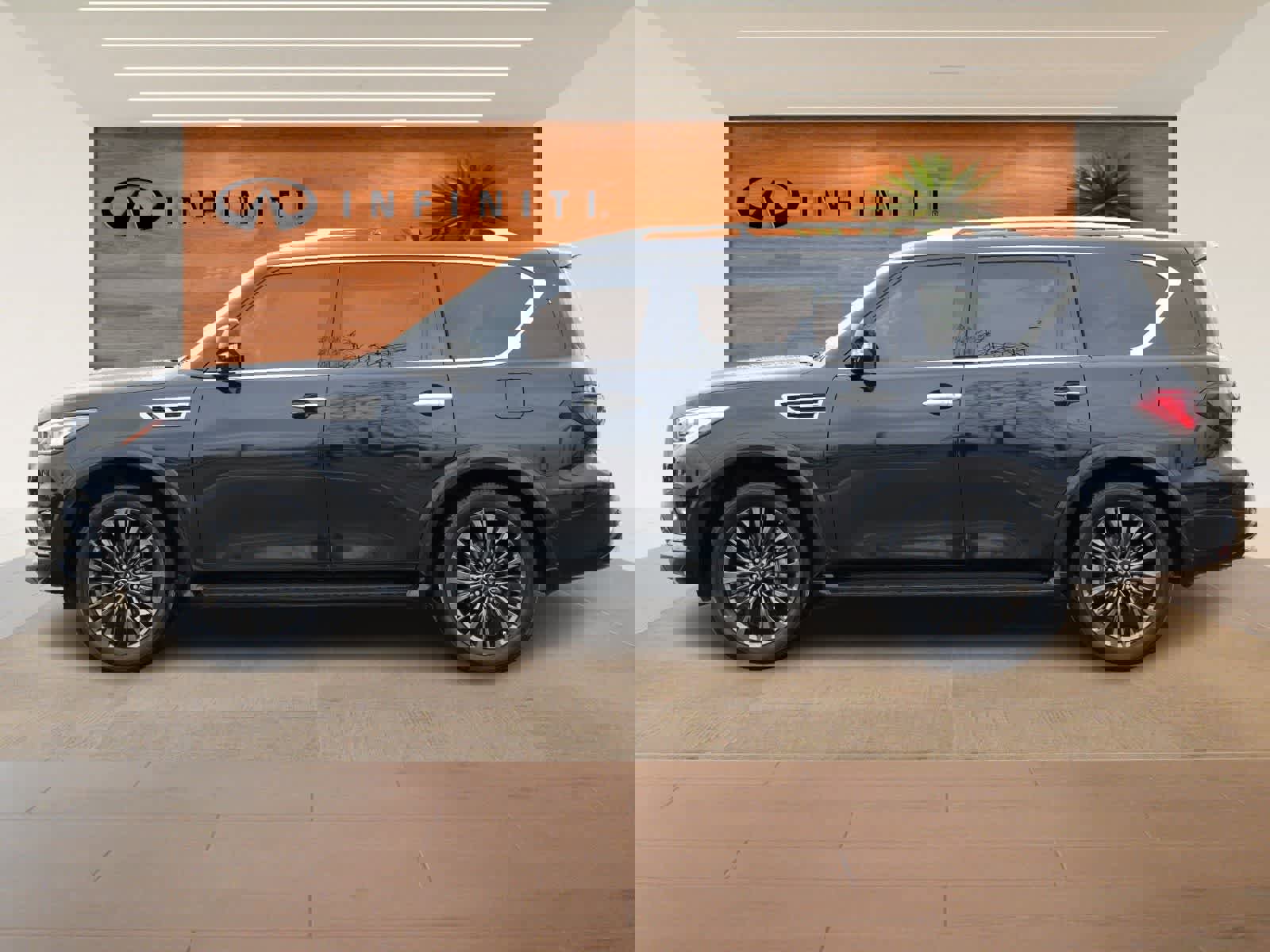 Certified 2024 INFINITI QX80 Premium Select w/ Cargo Package image 4