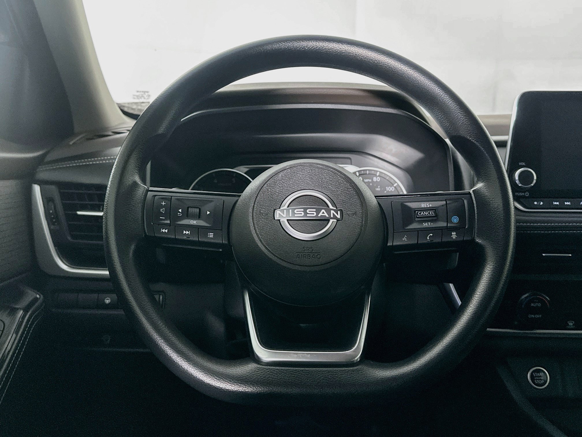 Used 2023 Nissan Rogue SV FWD image 18