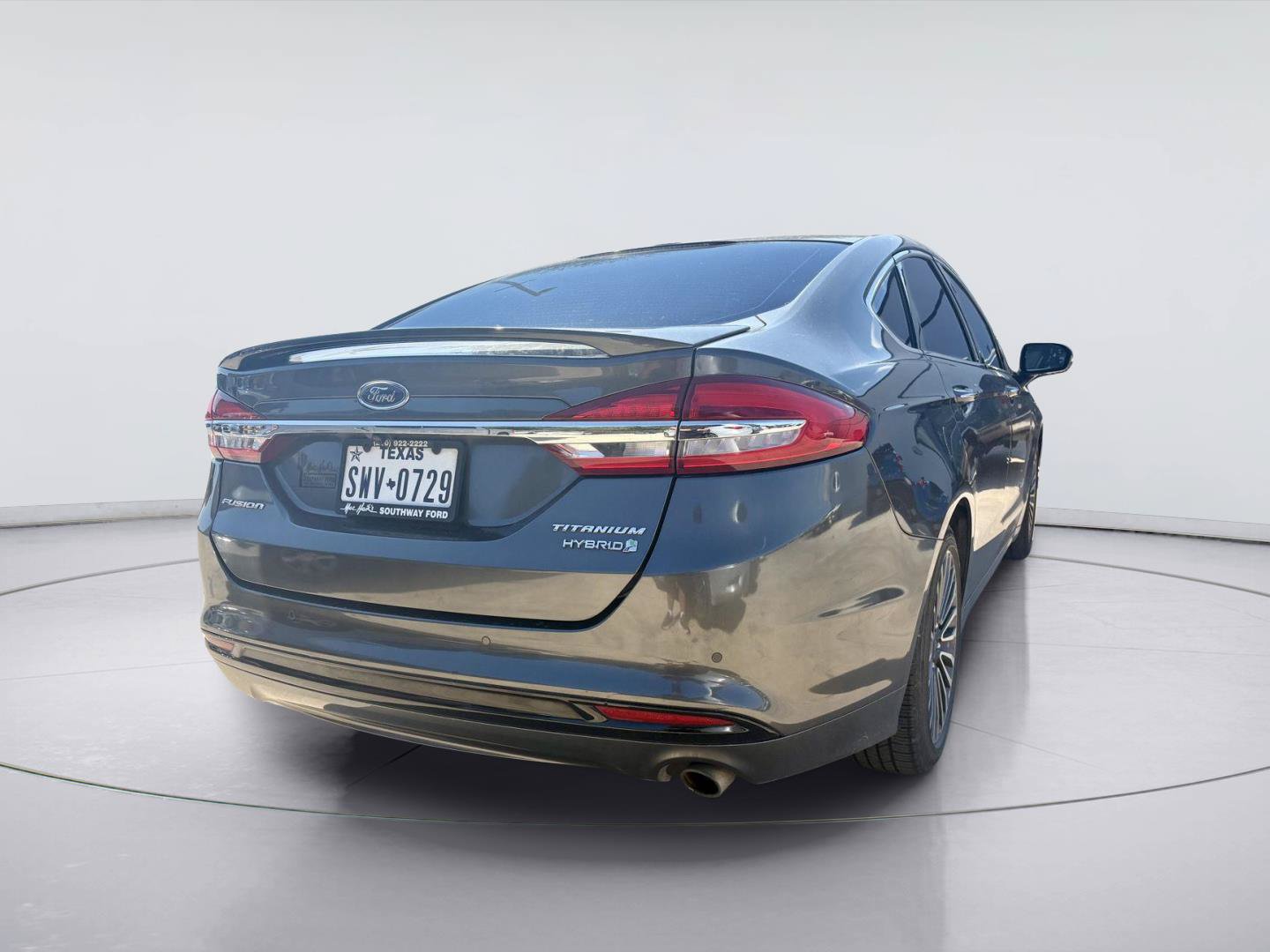Used 2017 Ford Fusion Titanium FWD image 5