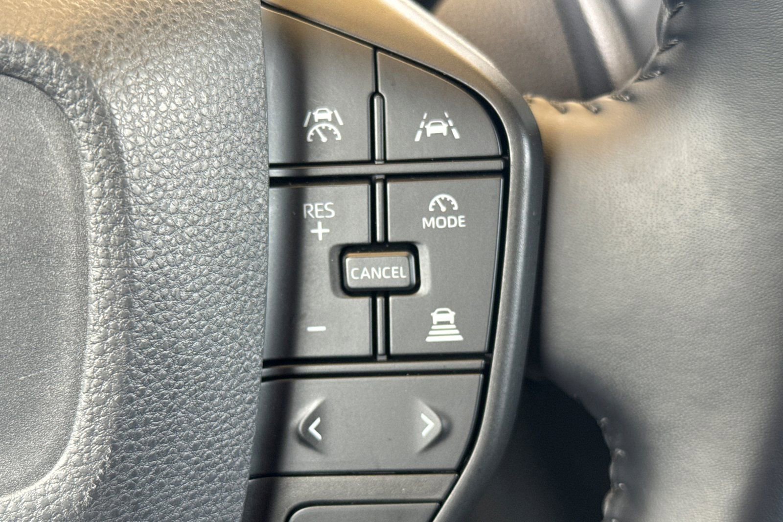 Used 2023 Toyota Prius LE image 27