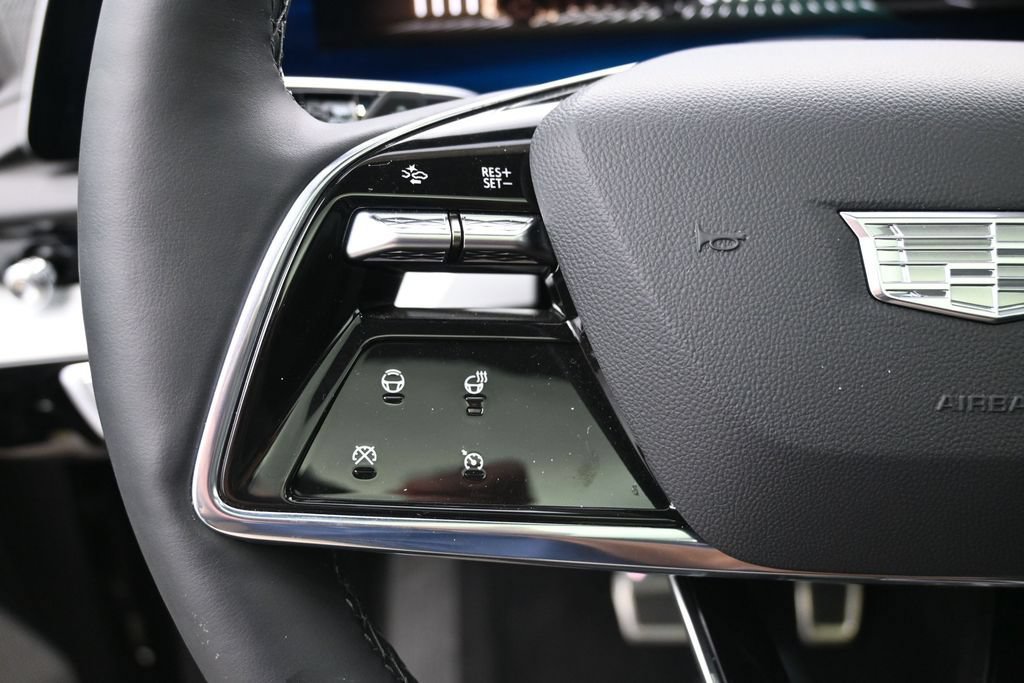 Used 2025 Cadillac Optiq Sport 2 AWD/4WD image 14